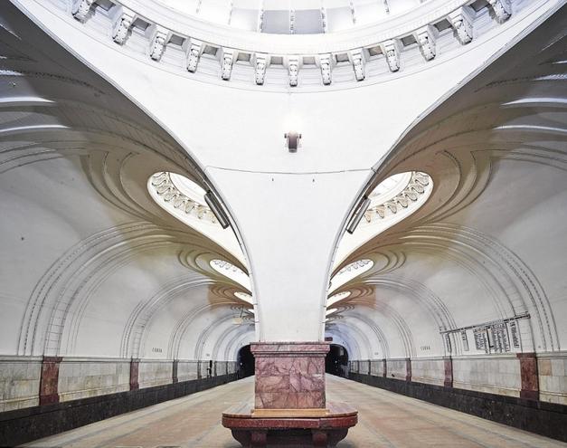 宛如宫殿的莫斯科地铁站，这才是真正的美轮美奂！