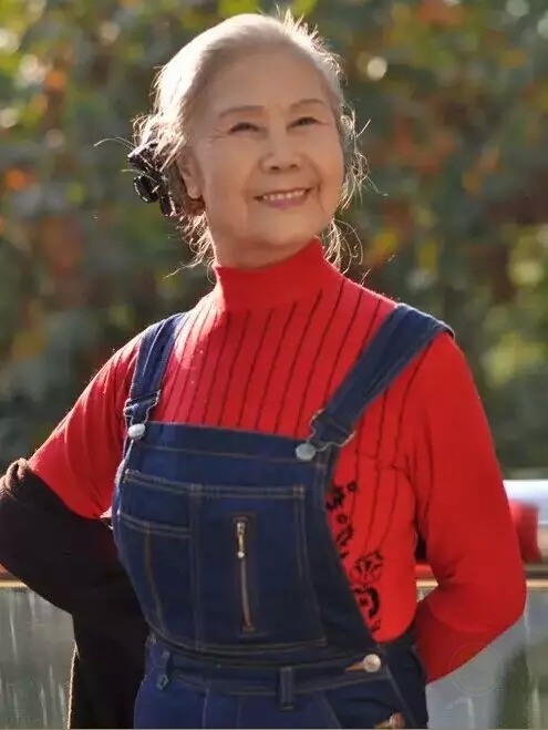 中国最摩登老太，87岁还这么优雅-希望zz
