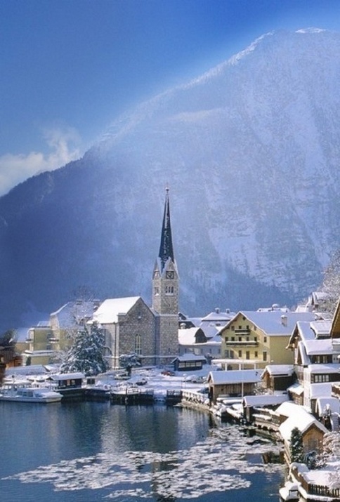 哈尔施塔特镇是奥地利最古老的小镇，被誉为“来自天堂的明信片-希望zz