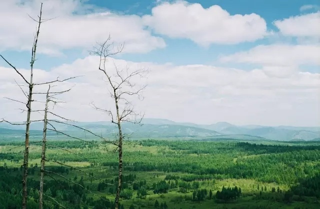 火山+冰川+温泉+草原=北纬46°上人口最少的美丽小城-希望zz