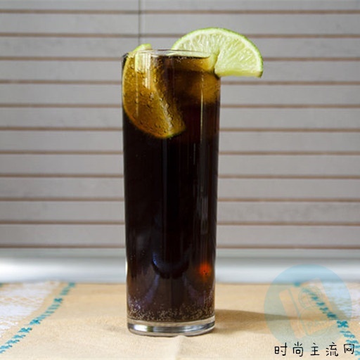 皮斯科拉 Piscola 鸡尾酒第五步