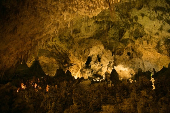 世界上最大的岩洞，纵深500公里能装下80个足球场-希望zz
